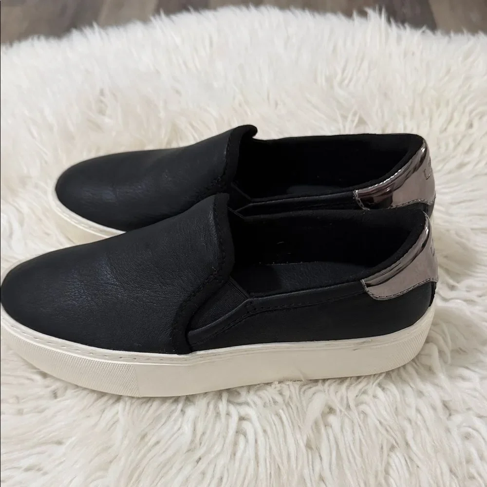 UGG Big Girl Black Leather Flats Size 5